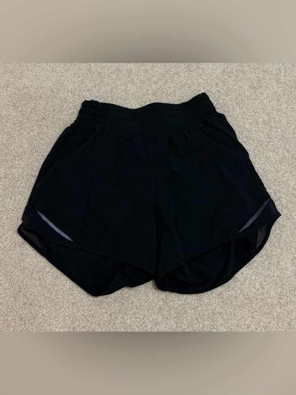 Lululemon Hotty Hot Lined shorts 4”